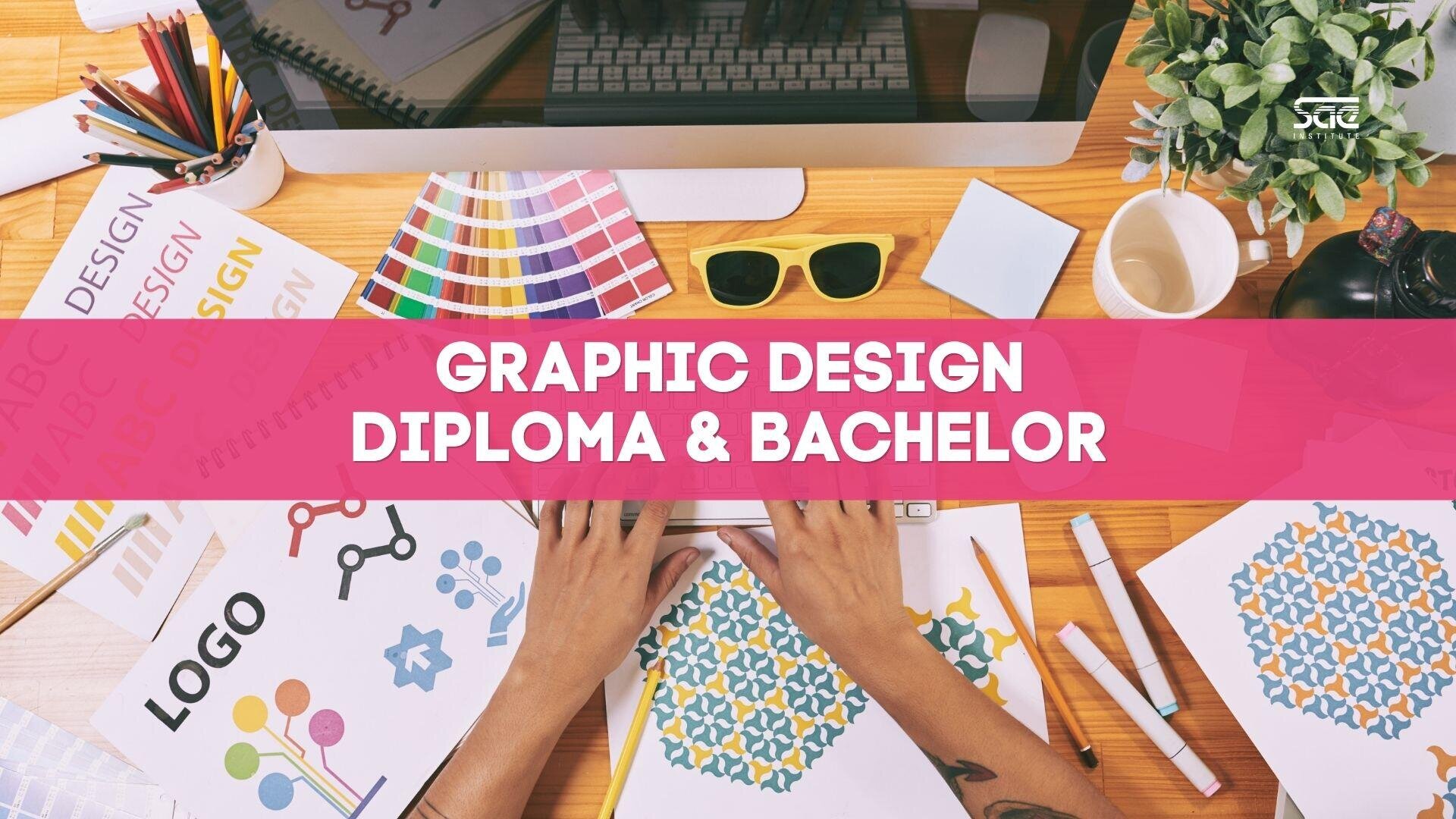 Eine Person arbeitet an einem Schreibtisch mit Grafikdesign-Materialien, Farbmustern, Brillen, einem Notizbuch und einem Laptop. Der Text in der Mitte lautet Grafikdesign-Diplom & Bachelor auf einem rosa Banner.